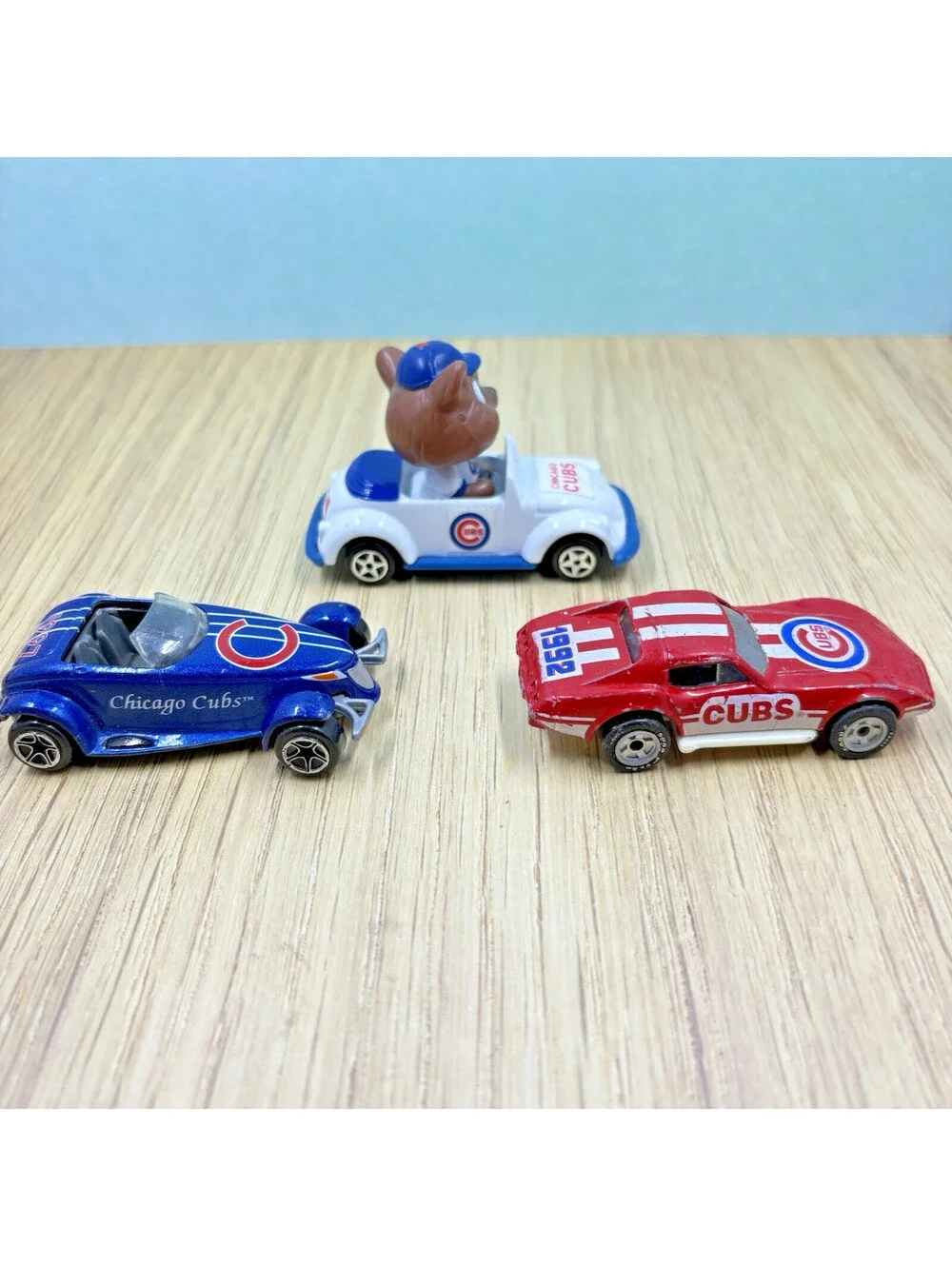 Lot of 3 MLB Chicago Cubs Vintage 1992-97 ERTL-VW Bug Bobble Head, Prowler Vette